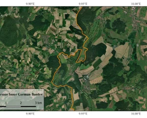 Satellitenvergleich unterschiedlich großer Agrarflächen beiderseits der ehemaligen innerdeutschen Grenze