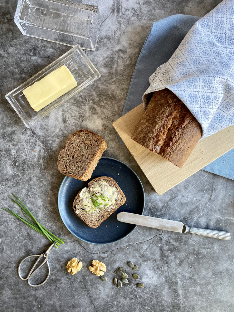 Wskazówka dotycząca przepisu: Chleb pełnoziarnisty z orzechami włoskimi – monitor żywności