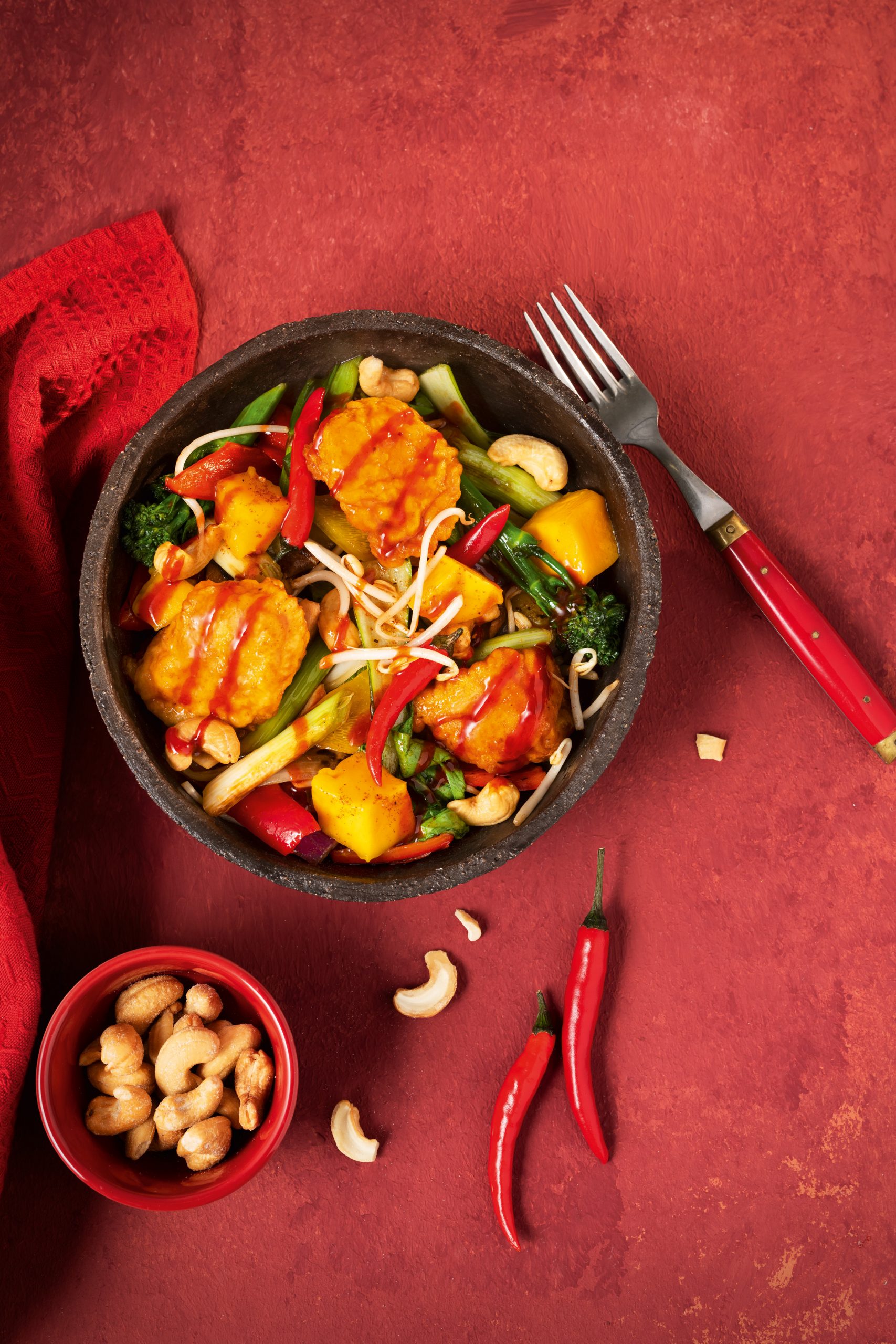rezepttipp-von-wiberg-fried-chili-chicken-auf-wokgem-se-und-cashewkerne