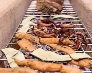 BBQ-Sansibar: Hotel Green Ocean Zanzibar bietet BBQ-Erlebnis mit BBQ-Tisch & Lagerfeuerplatz